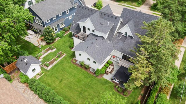 105 Walker Avenue N, Wayzata, MN 55391