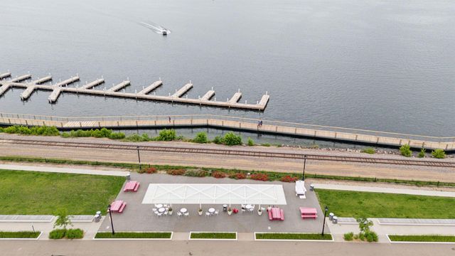 105 Walker Avenue N, Wayzata, MN 55391