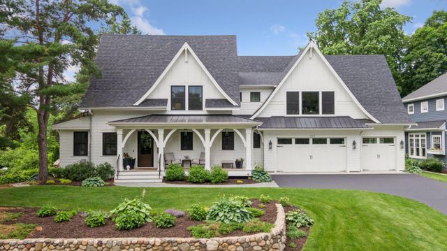 105 Walker Avenue N, Wayzata, MN 55391