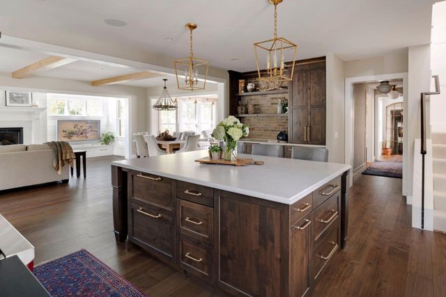 105 Walker Avenue N, Wayzata, MN 55391