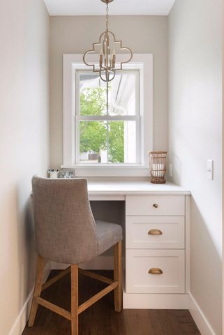 105 Walker Avenue N, Wayzata, MN 55391