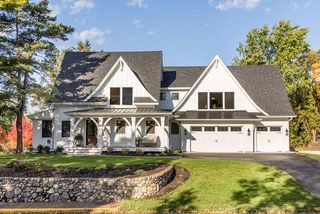 105 Walker Avenue N, Wayzata, MN 55391