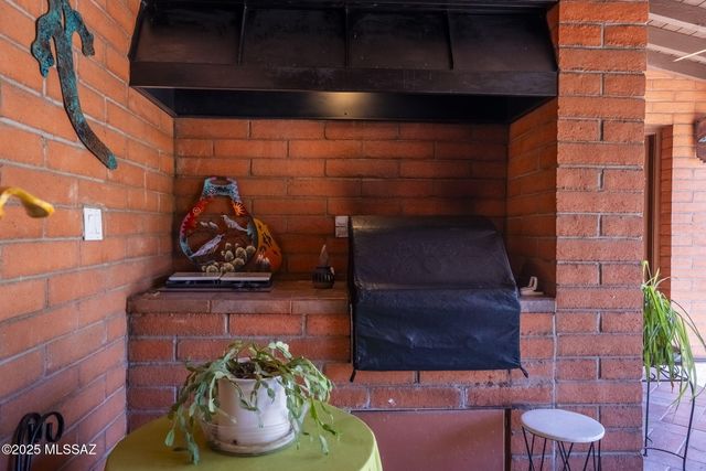 2343 Belderrain, Tubac, AZ 85646