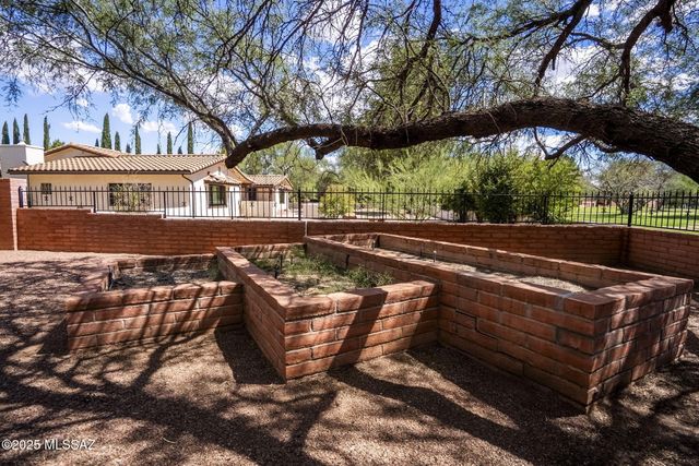 2343 Belderrain, Tubac, AZ 85646