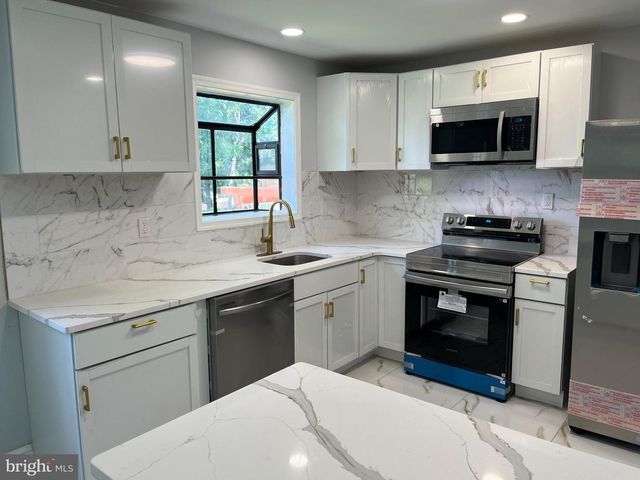 2405 LIMESTONE RD, Wilmington, DE 19808