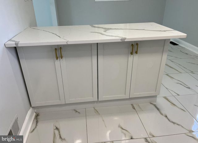 2405 LIMESTONE RD, Wilmington, DE 19808