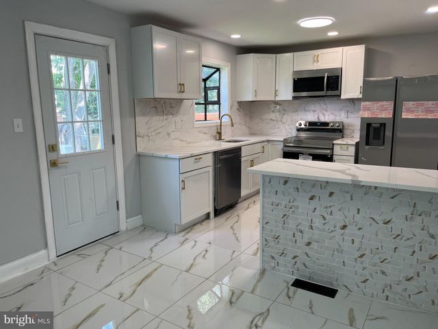 2405 LIMESTONE RD, Wilmington, DE 19808