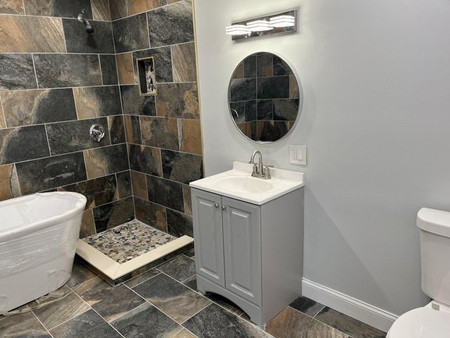 2405 LIMESTONE RD, Wilmington, DE 19808