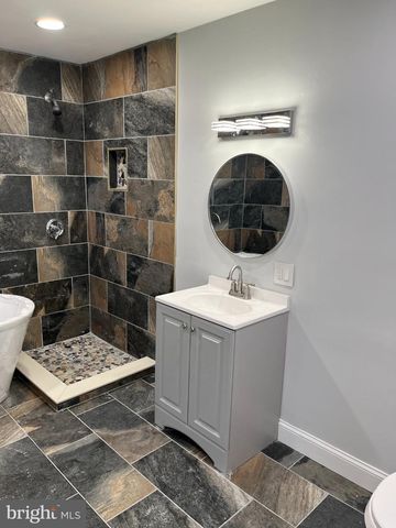 2405 LIMESTONE RD, Wilmington, DE 19808