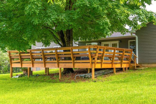 1112 Belmont Dr, Cookeville, TN 38506