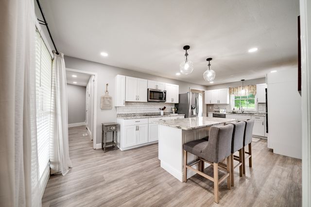 1112 Belmont Dr, Cookeville, TN 38506