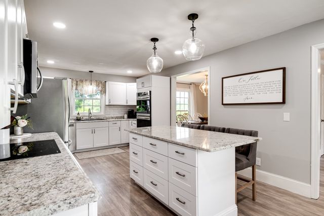 1112 Belmont Dr, Cookeville, TN 38506