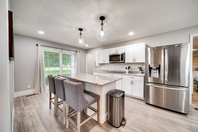 1112 Belmont Dr, Cookeville, TN 38506