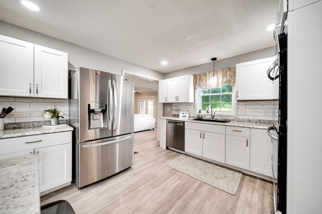 1112 Belmont Dr, Cookeville, TN 38506