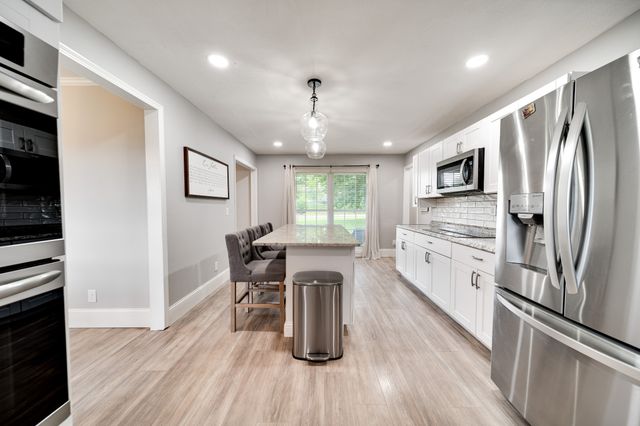 1112 Belmont Dr, Cookeville, TN 38506