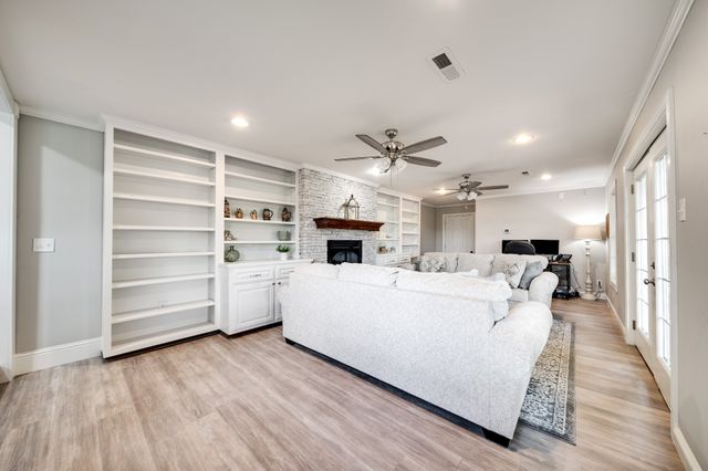 1112 Belmont Dr, Cookeville, TN 38506