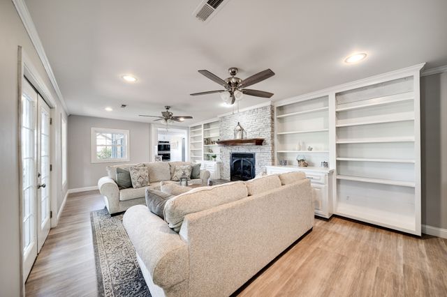 1112 Belmont Dr, Cookeville, TN 38506