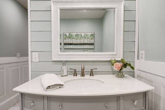 1112 Belmont Dr, Cookeville, TN 38506