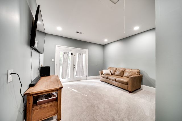 1112 Belmont Dr, Cookeville, TN 38506