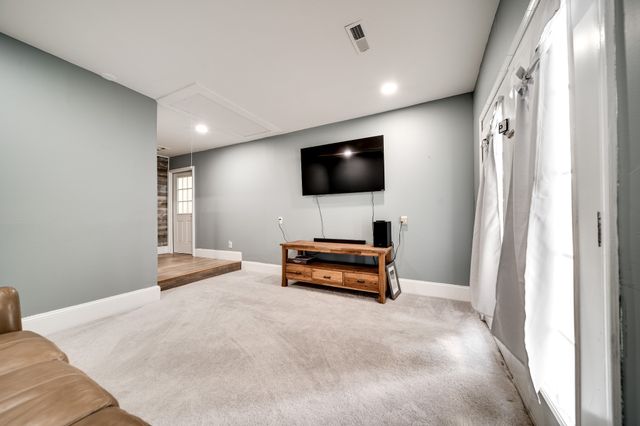 1112 Belmont Dr, Cookeville, TN 38506