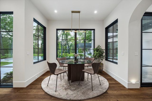 813 W Friar Tuck Lane, Houston, TX 77024