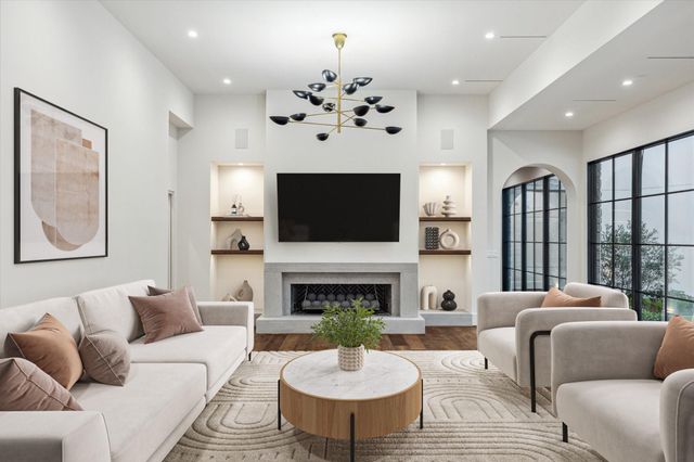 813 W Friar Tuck Lane, Houston, TX 77024