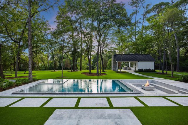 813 W Friar Tuck Lane, Houston, TX 77024