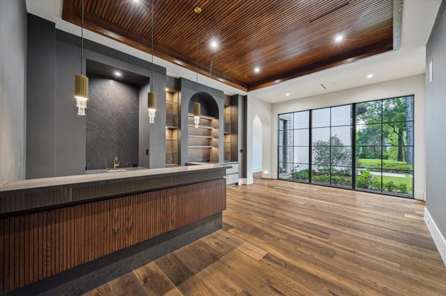 813 W Friar Tuck Lane, Houston, TX 77024