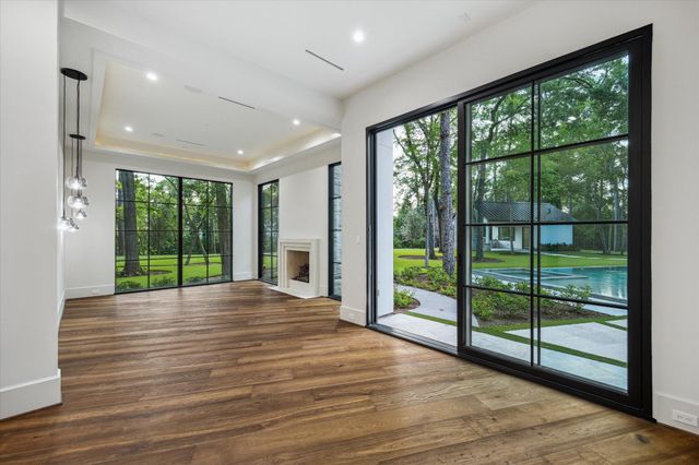 813 W Friar Tuck Lane, Houston, TX 77024