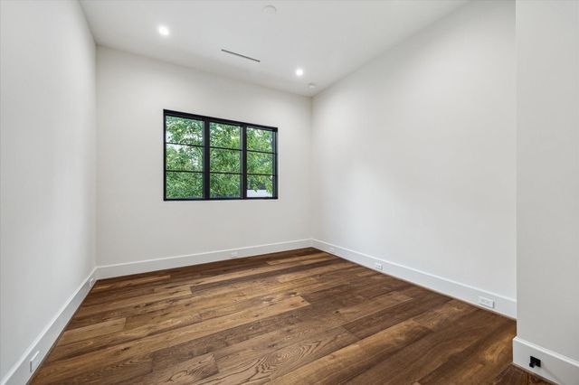 813 W Friar Tuck Lane, Houston, TX 77024