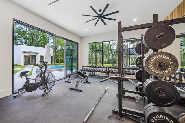 813 W Friar Tuck Lane, Houston, TX 77024