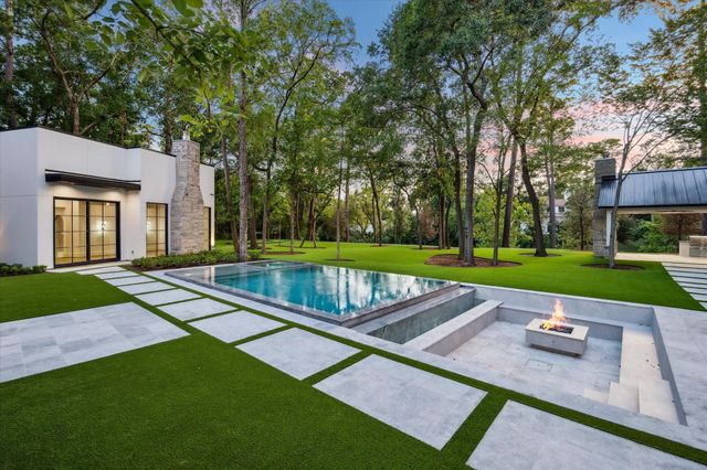 813 W Friar Tuck Lane, Houston, TX 77024