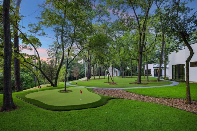 813 W Friar Tuck Lane, Houston, TX 77024