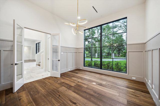 813 W Friar Tuck Lane, Houston, TX 77024