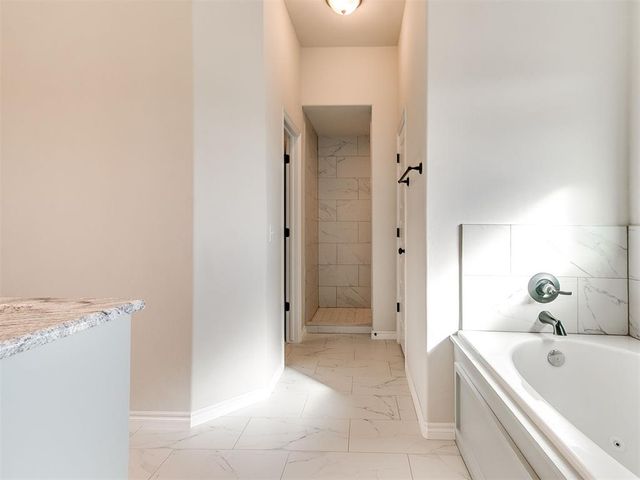 548 Cherrybark Drive, Washington, OK 73093