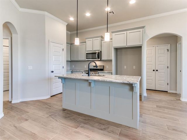 548 Cherrybark Drive, Washington, OK 73093