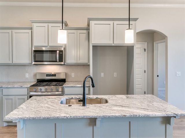 548 Cherrybark Drive, Washington, OK 73093