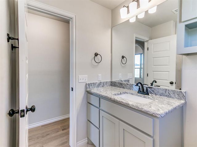 548 Cherrybark Drive, Washington, OK 73093