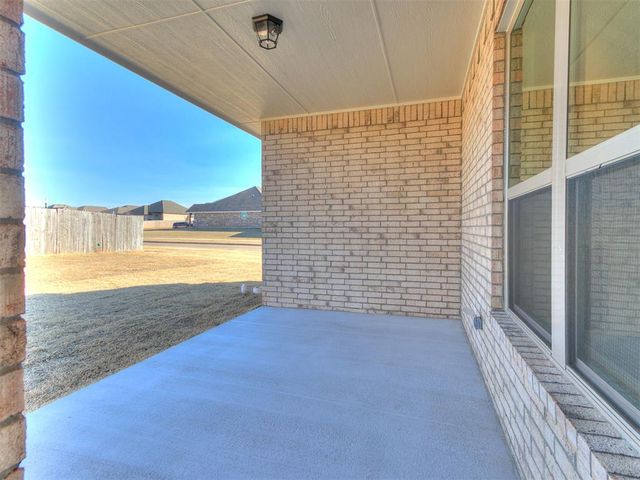 548 Cherrybark Drive, Washington, OK 73093