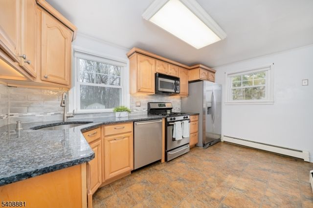 26 Greendale Ave, Pequannock Twp., NJ 07444