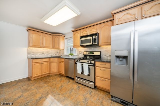 26 Greendale Ave, Pequannock Twp., NJ 07444