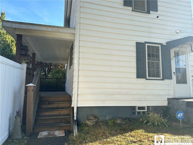 194 Hazeltine Avenue, Jamestown, NY 14701