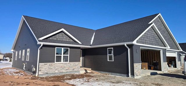 2690 PRINCETON DRIVE, Neenah, WI 54956