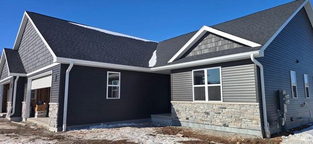 2690 PRINCETON DRIVE, Neenah, WI 54956