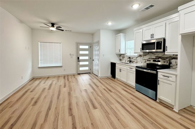 2916 Hemphill Street, Greenville, TX 75401