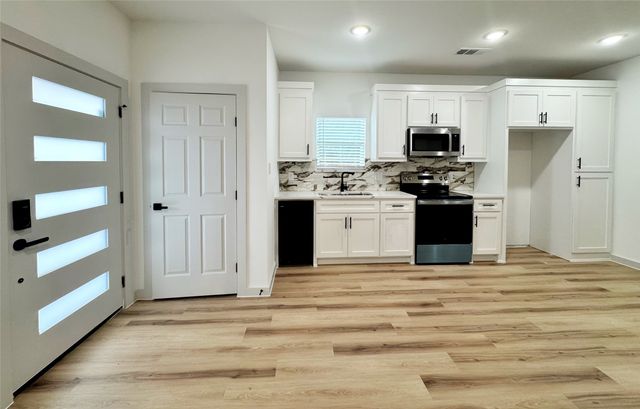 2916 Hemphill Street, Greenville, TX 75401