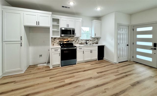 2916 Hemphill Street, Greenville, TX 75401