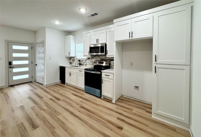 2916 Hemphill Street, Greenville, TX 75401