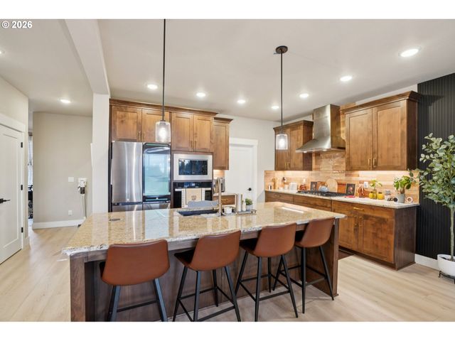 15154 Sw FLATCREEK Ln, Portland, OR 97224