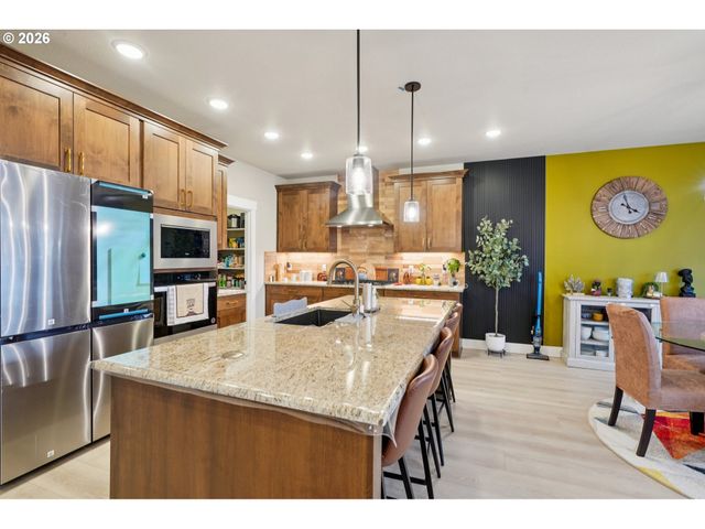 15154 Sw FLATCREEK Ln, Portland, OR 97224